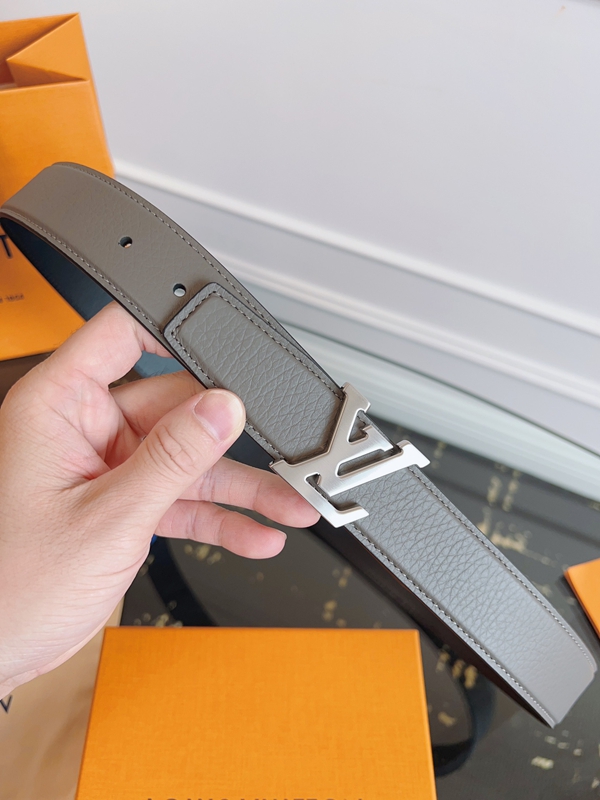 ルイヴィトンベルト正面デザイン